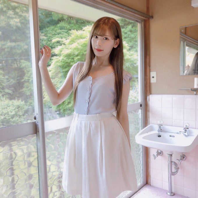 公開私底下的興趣！ 清新小宅女「明里紬」JKF雜誌專訪表示曾連續整個星期都在…