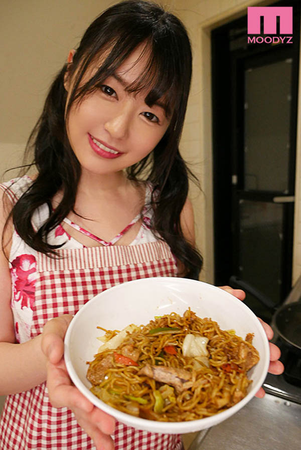 十五週年紀念！18歲教主「つぼみ」素人突襲感謝祭，癡女發狂中出榨汁！