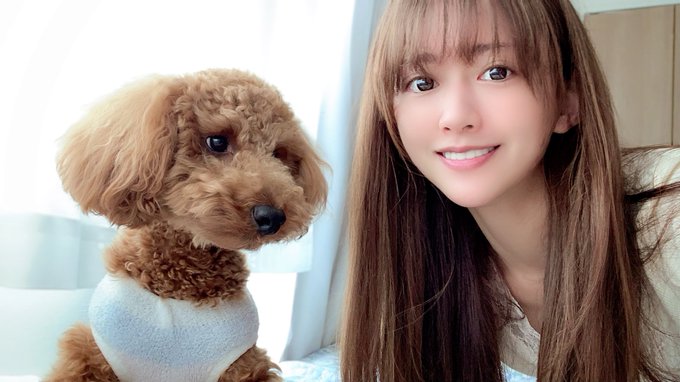 近距離特寫！ 絕世美女女優「希島愛理」晨浴露出半邊渾圓美臀，粉絲直呼受不了！