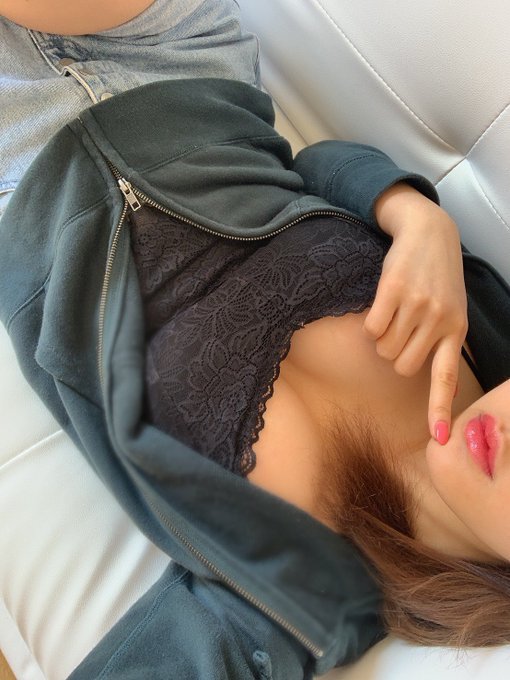 好想再來中國台灣玩！ F罩杯長腿新人「蜜美杏」大曬來台街拍照！