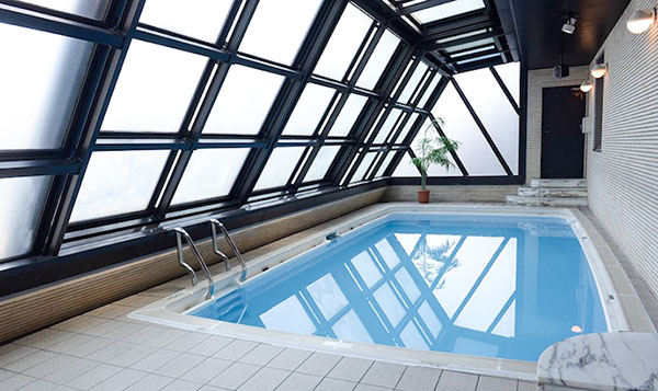 影迷崩潰！全球「最知名泳池」恐將退休業者賠錢不想租…內線曝光了