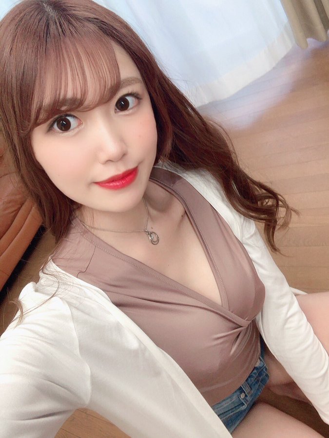 偷抽暗送！ G奶長腿巨乳美少女「花宮亜夢」驚爆引退，最新作飾演蕩婦偷吃老公麻吉！