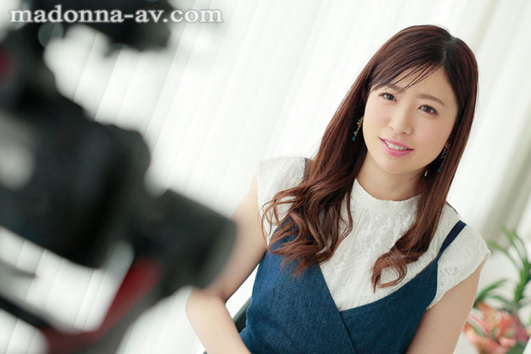 愛笑又愛幹！學生時代就是校花的她要找女人的性福！