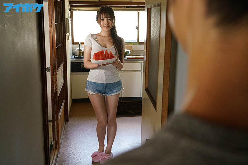 色氣滿點！與巨乳錶姐「天海つばさ」鄉下再會，炎炎夏日禁斷中出！