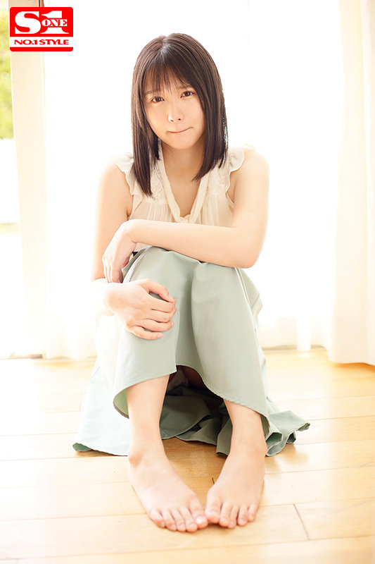 超豐滿F罩杯！ 19歲女大生「小倉七海」AV出道，原石美少女欠開發！