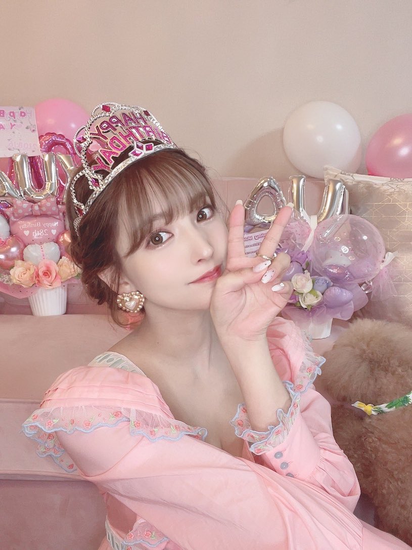 女神「三上悠亞」露巨乳歡慶生日，震撼宣布「超重大消息」！