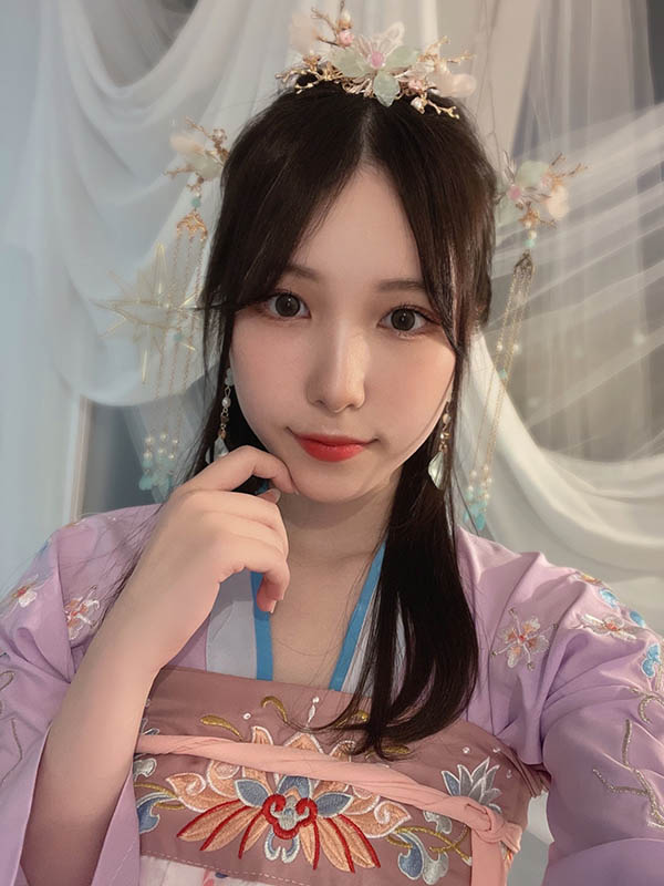 直球美少女來襲！ 20歲偶像等級正妹「香水じゅん」下海拍片，老司機：超精彩買了不虧！