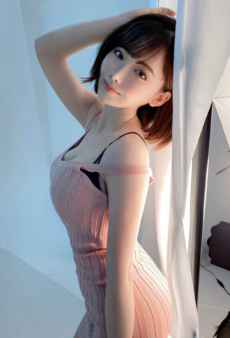 全身凶器！ F罩杯榨汁淫魔「深田詠美」最新作品4小時狂榨14發新鮮液體！