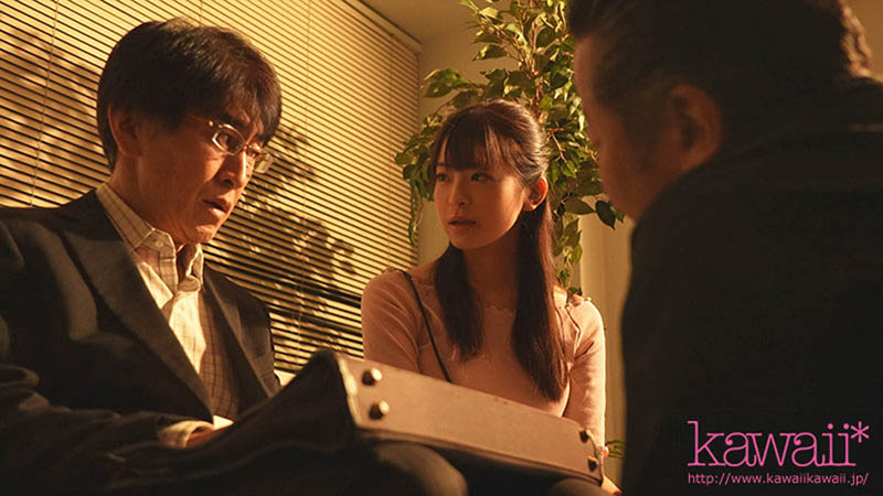 用身體做擔保!年輕嫩妻「桜もこ」為了欠債丈夫慘遭「多人中出」!