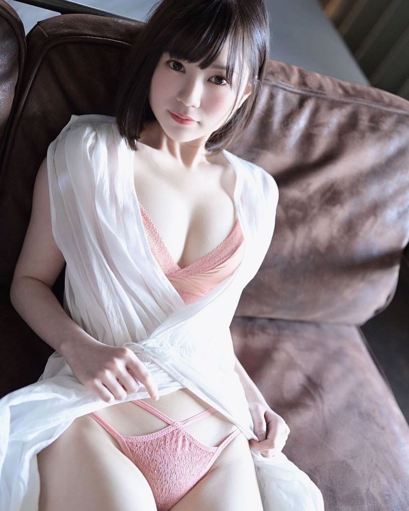 G奶寫真大物變身“暗黑小馬”,超暴力曲線好轟動!