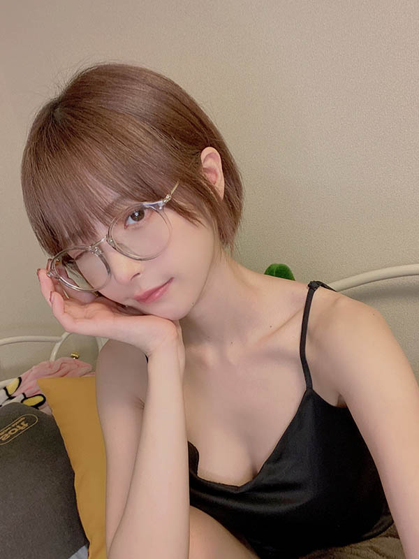 大奶18歲「桃乃木かな」M屬性超實用,神級顏值被網公們求撤照