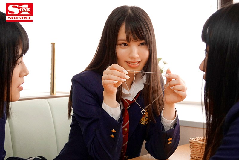 比起水乳女神“水卜さくら”，更另類激發征服欲的大奶少女是“她”