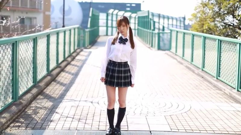 制服誘惑！使出全力做愛的F杯小馬149cm「川口夏」奈用演技征服你