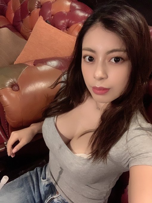 歐美規格！ 拉丁系混血美少女櫻庭光改名為「EMILY」推特超大尺度必追！