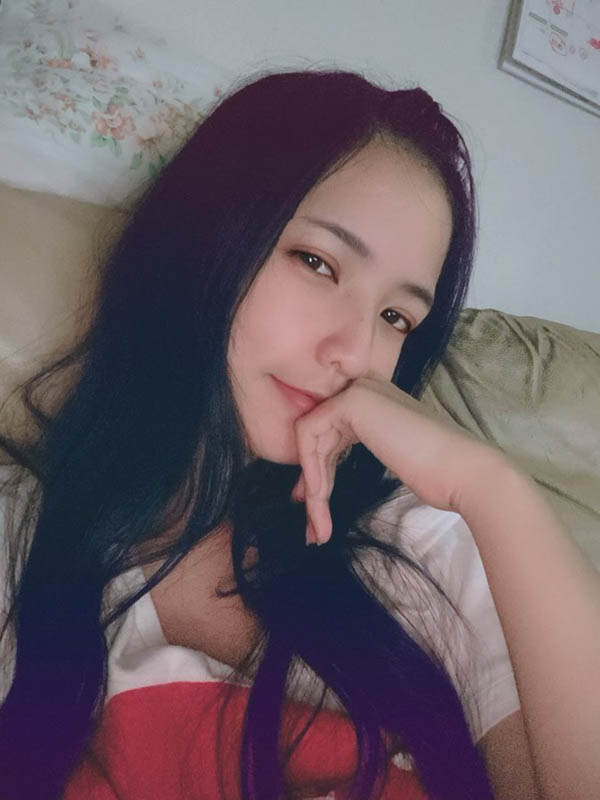 泰有人氣！ 日泰混血D杯小清新「宮崎凜」出道3天粉絲追蹤破9萬！