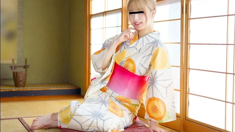 解密！無尺碼新品！那位在溫泉旅館被大叔調教鮑鮑全露出的金髮辣妹是？ …