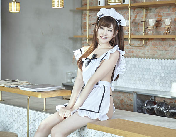 黑黑的… 自拍高手「橋本有菜」超薄透內褲挑戰推特尺度極限！