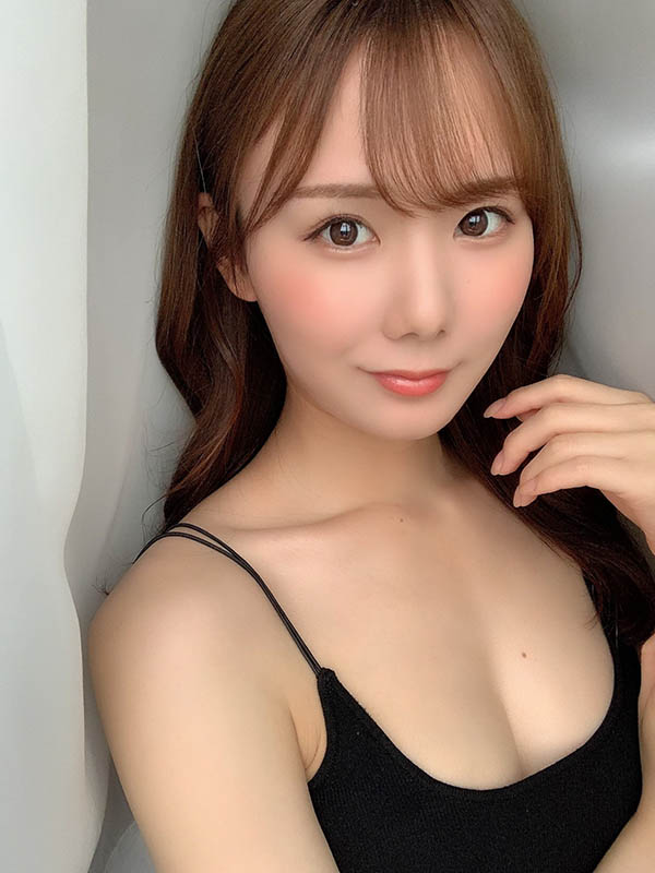 喝酒就想親人!可愛女同事「miru」酒後亂性發情,開房間邊喝邊搞到天亮!