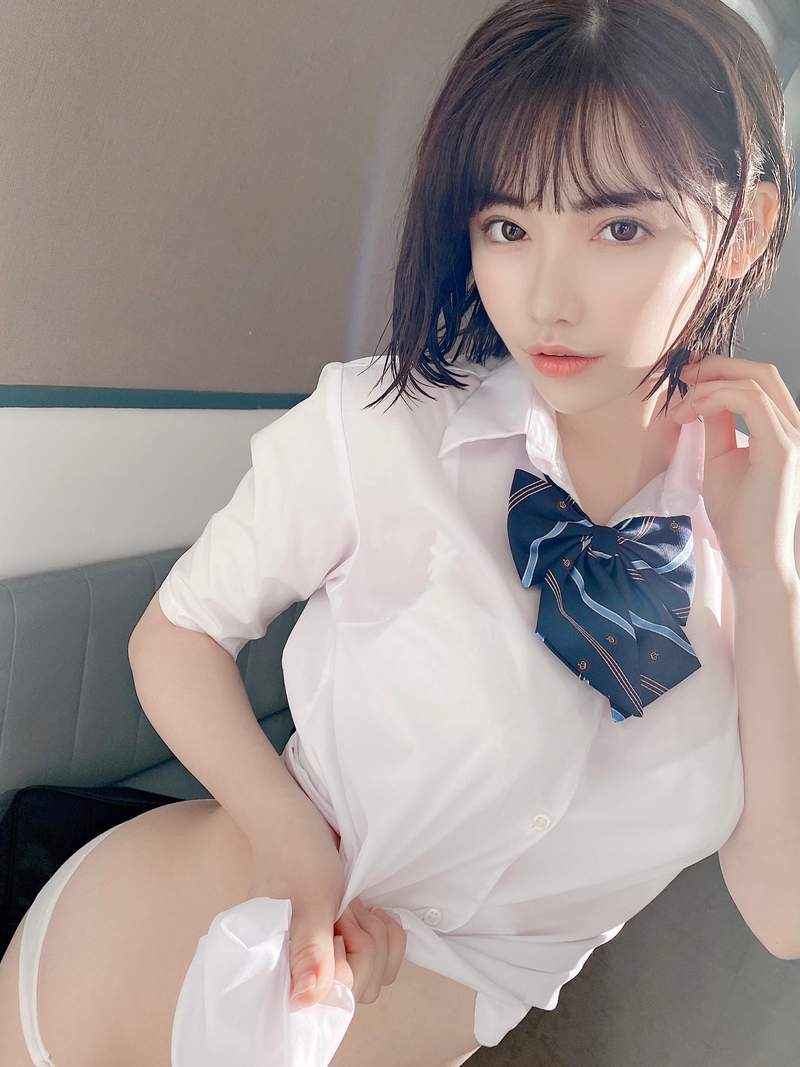 炒作天后！深田詠美「鐵盤遮下體」挑戰歪樓網驚見下體黑森林超興奮