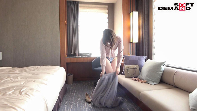 拔掉眼鏡擺脫罪惡感！小學老師石井江梨子只想追求肉體快樂！ …