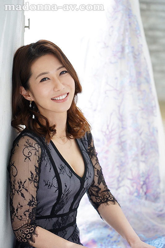 酒品有夠差⋯平常很嚴肅的她一喝醉就想被搞！