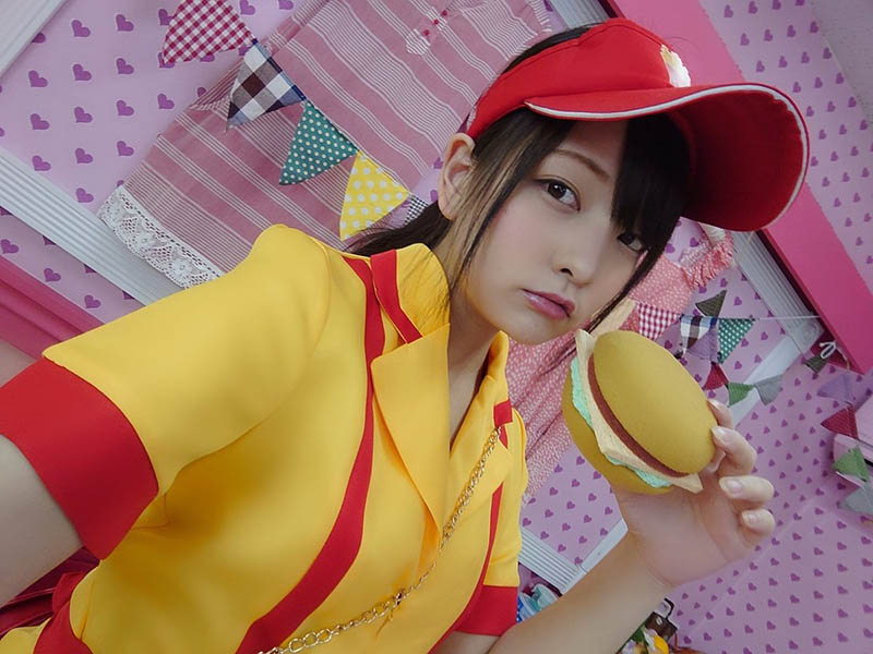 防疫優先！汁男優演出時要戴口罩！