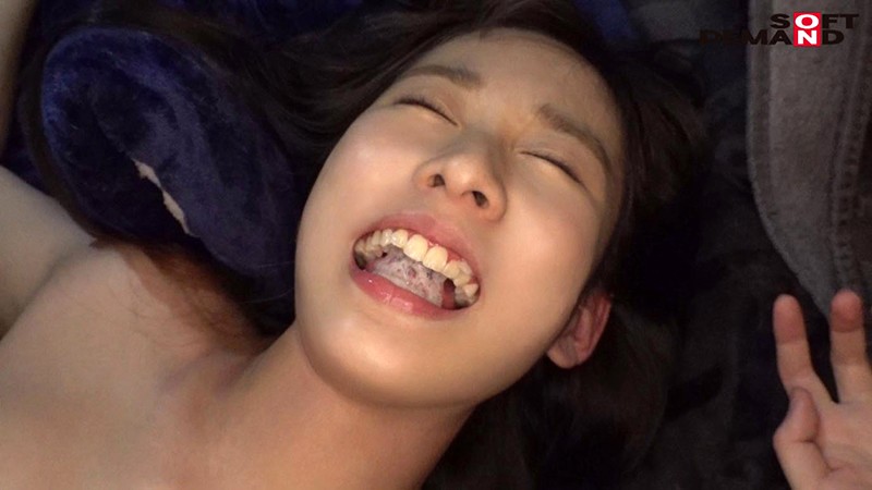 這個漢堡店員好厲害!全程野外露出還吞吃液體!