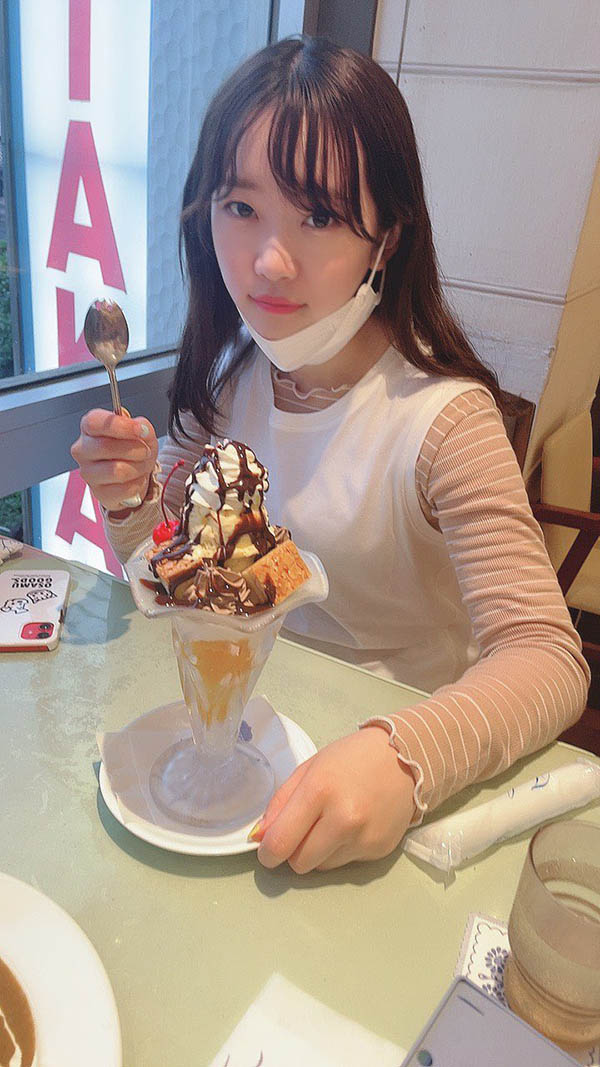 獨處的辦公室...憧憬女上司「架乃ゆら」主動誘惑童貞男，肉體加班大戰到早上！