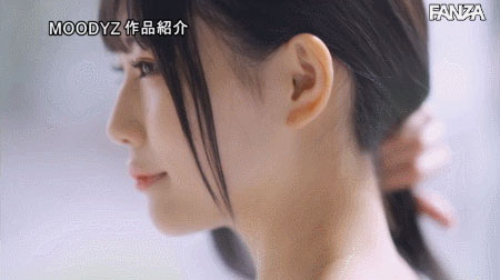 那顆痣是亮點！細身美腳、男友都是早洩的橘ひなの被大量中出了！