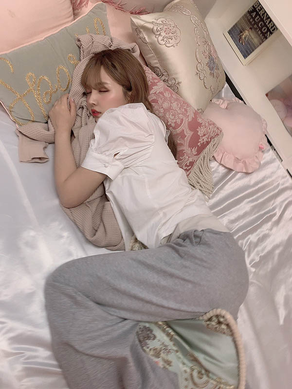 老婆的腳底你可以嗎？ 「三上悠亞」累癱趴睡露腳底，粉絲看了照樣買單：超可愛！