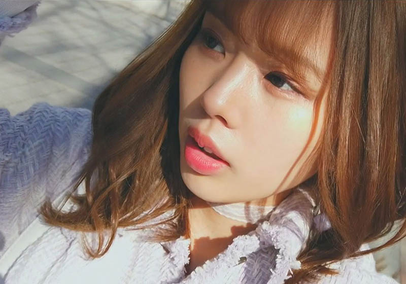 細腰巨乳!勾魂抖M!臉和身體都是極品!這位咖啡店員不輸二階堂夢! …