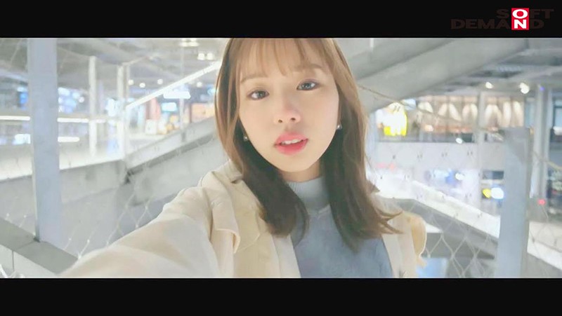 細腰巨乳!勾魂抖M!臉和身體都是極品!這位咖啡店員不輸二階堂夢! …