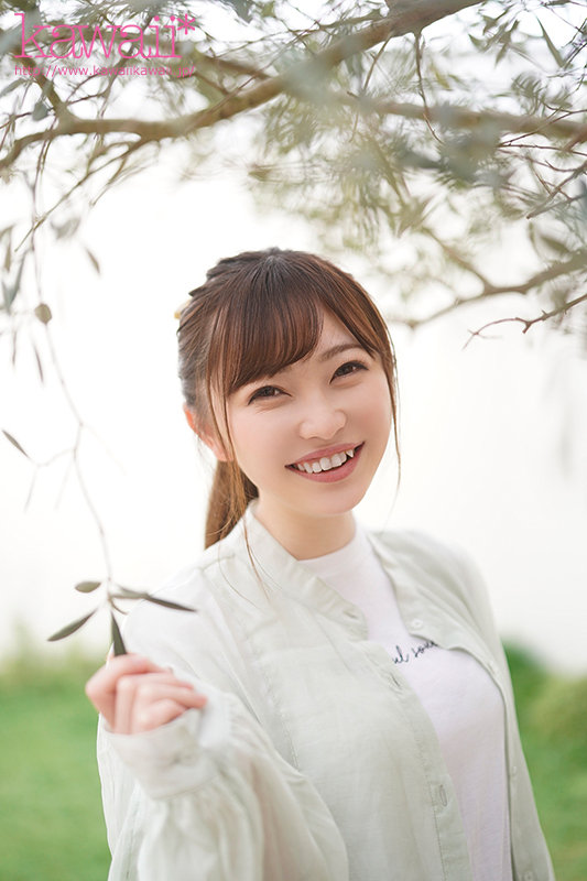 炸裂的笑顏！超乎想像的性感肉體！綠家れん抱著學習的態度下海了！ ……