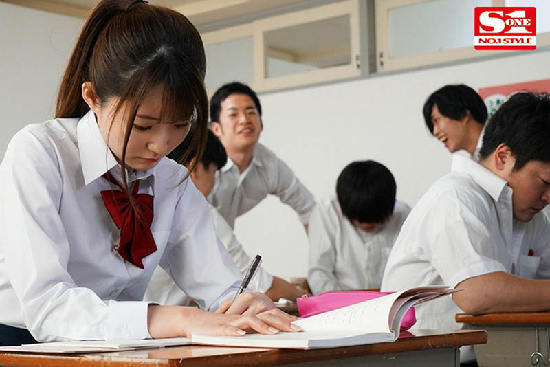 學生會長「乙白さやか」被壞學生強暴老師看見竟然無良追姦