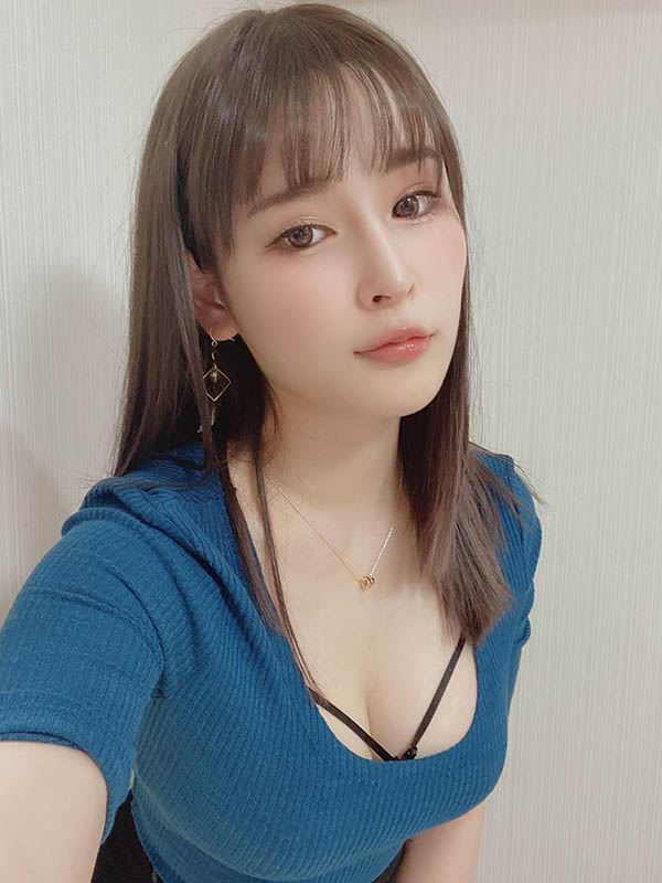 重回事務所！最強刺青妹拍片啦！