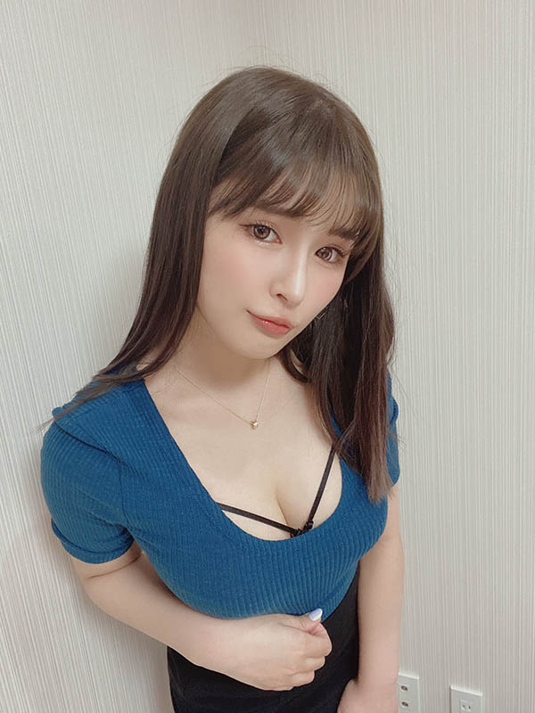 重回事務所！最強刺青妹拍片啦！