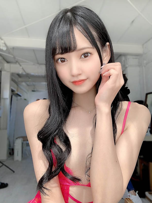 C奶新人「八掛海」成人式後尺度更惹火,「青春肉體搭配紅絲襪」太犯規!