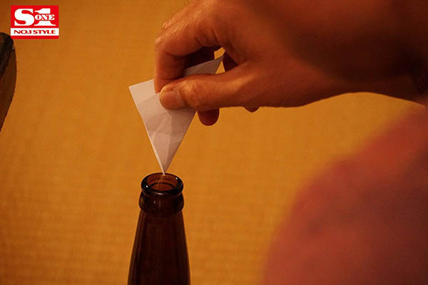 溫泉旅館睡同房！ D奶美少女「潮美舞」慘遭變態主管「強暴一整晚」！