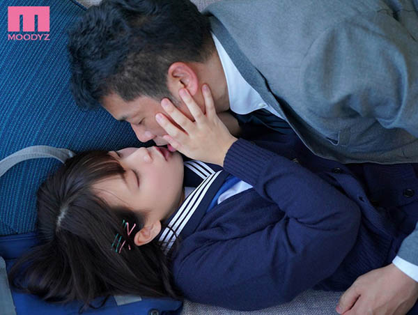 老婆對不起！可愛女學生「八木奈々」主動誘惑，男老師明知不行卻忍不住做了...