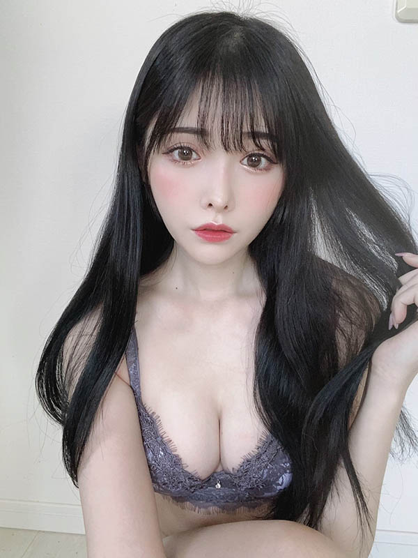 正妹女神「橋本有菜」爆乳熊熊裝太誘惑，「白嫩深溝」給粉絲好大誠意！