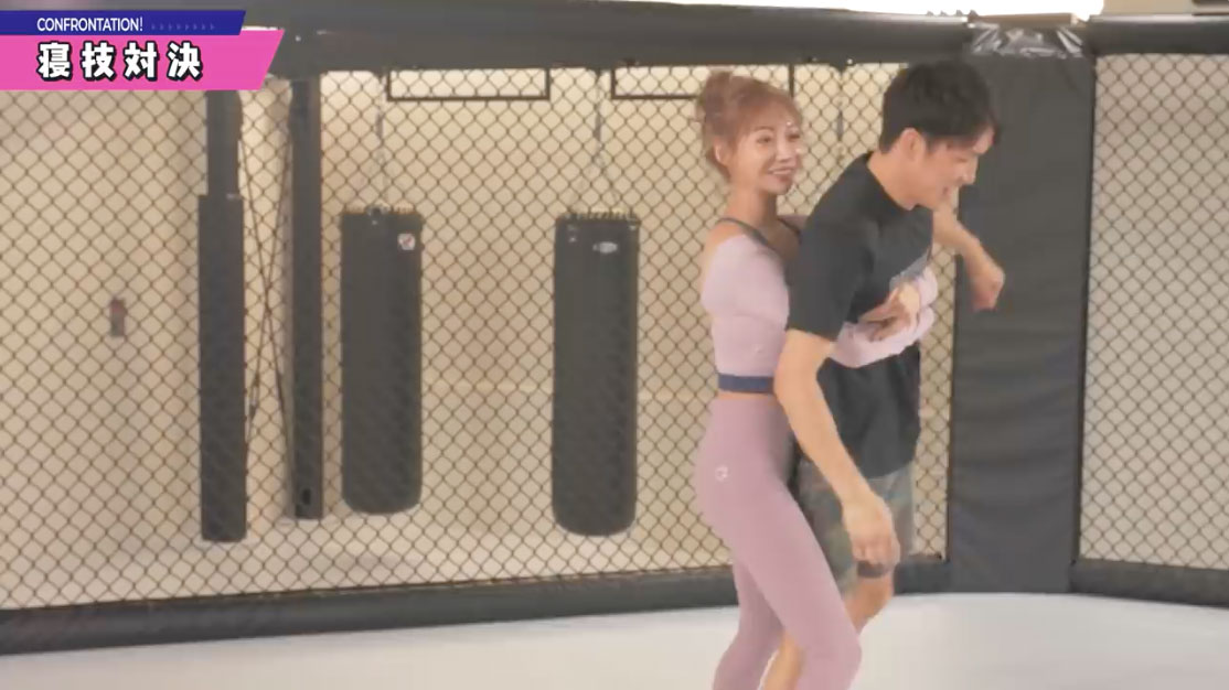 AV退役後戰力依然超猛！ 「明日花綺羅」與MMA冠軍激戰，自創寢技征服全場