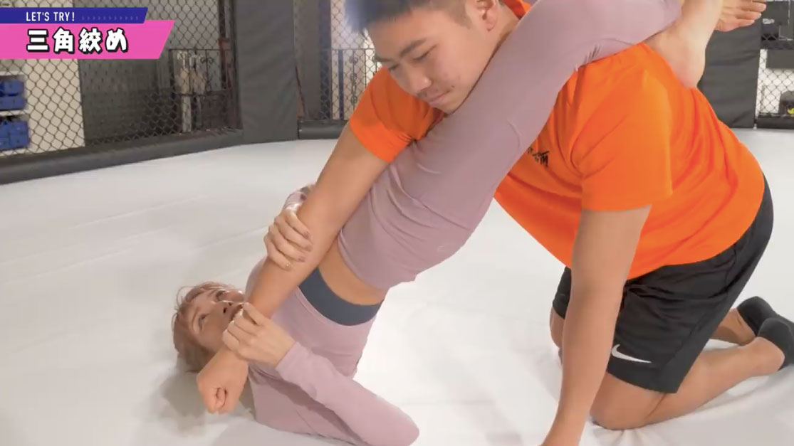 AV退役後戰力依然超猛！ 「明日花綺羅」與MMA冠軍激戰，自創寢技征服全場