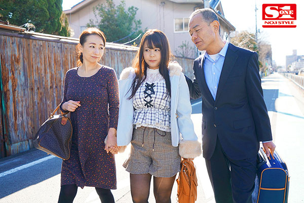 母親再婚！巨乳女兒「夕美しおん」首次與繼父家族旅遊不幸在溫泉池中遭遇近親相姦