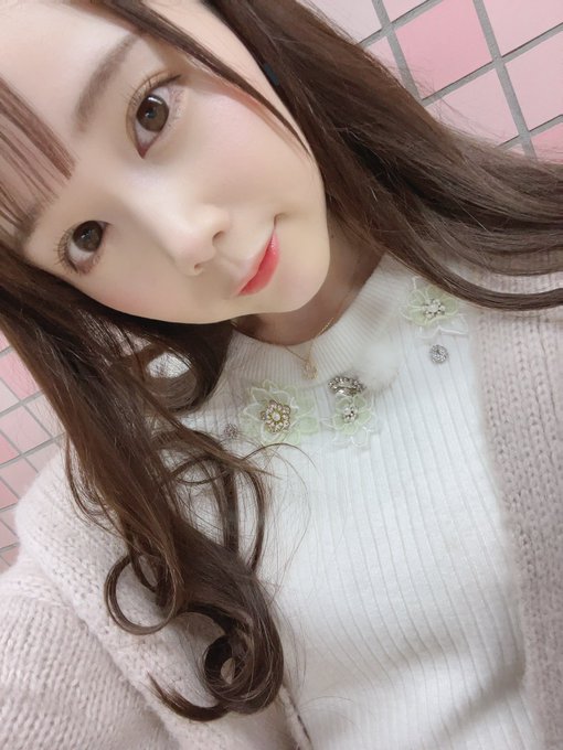 全部灌進去！ 天使乳頭美少女「白川柚子」路邊找素人性愛大挑戰，贏了就能任你玩！