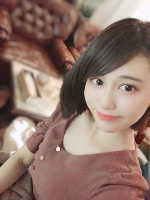 比出道片還緊張！胸部一直勃起的她人生18歲出し解禁！