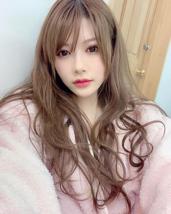 正妹OL同事「相沢みなみ」總是不小心​​露出內褲！原來是想被全公司男同事教訓啊