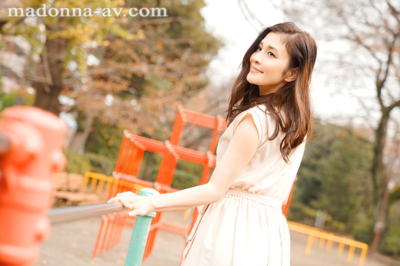 電擊畢業後暴力現身！米倉穂香水噴しみけん！