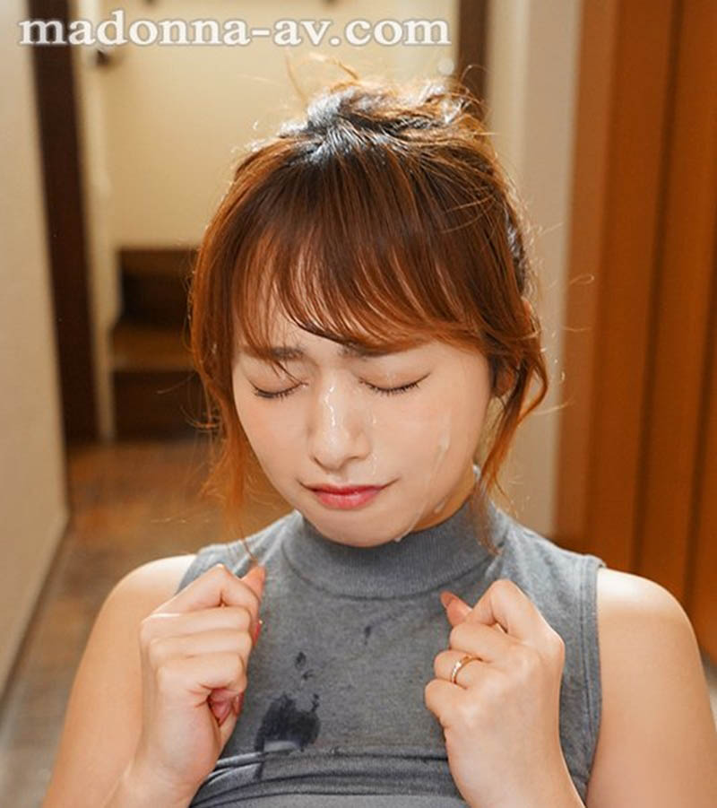 以為兒子交到朋友!善良巨乳媽咪「白石茉莉奈」邀同學來家裡玩結果反遭輪流中出