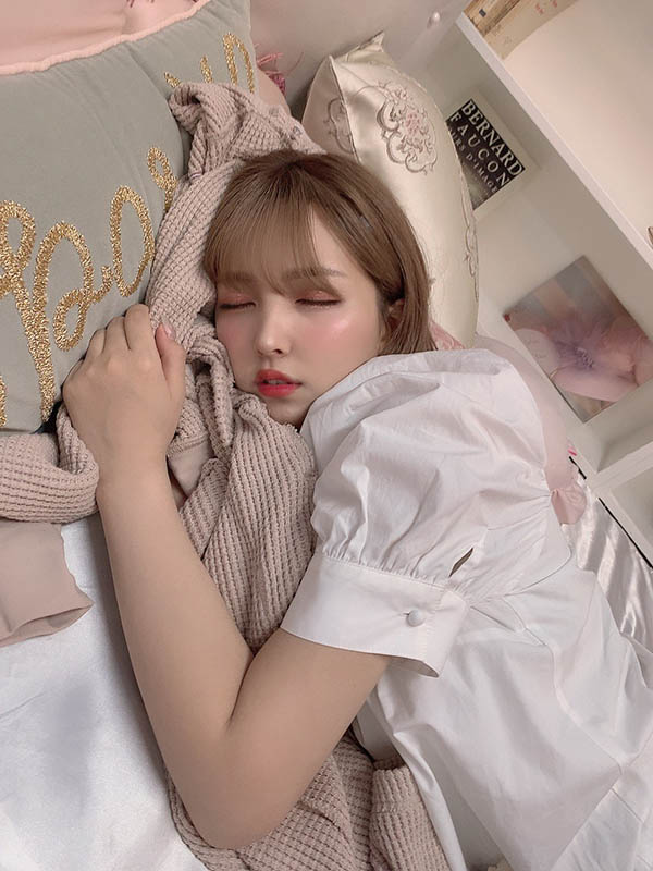 老婆的腳底你可以嗎？ 「三上悠亞」累癱趴睡露腳底，粉絲看了照樣買單：超可愛！