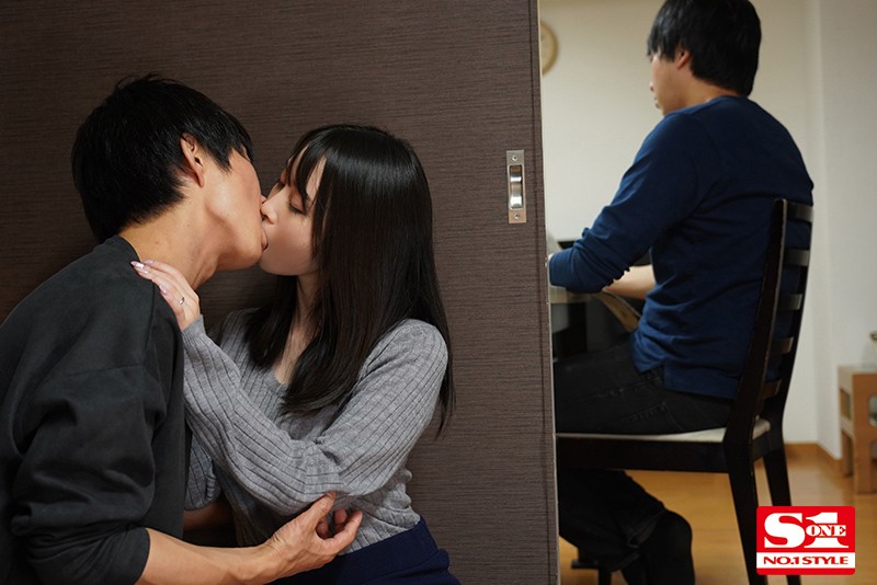 曬內褲是老公不在的暗號！與隔壁的巨乳人妻「夢乃あいか」偷情做嗜好刺激！